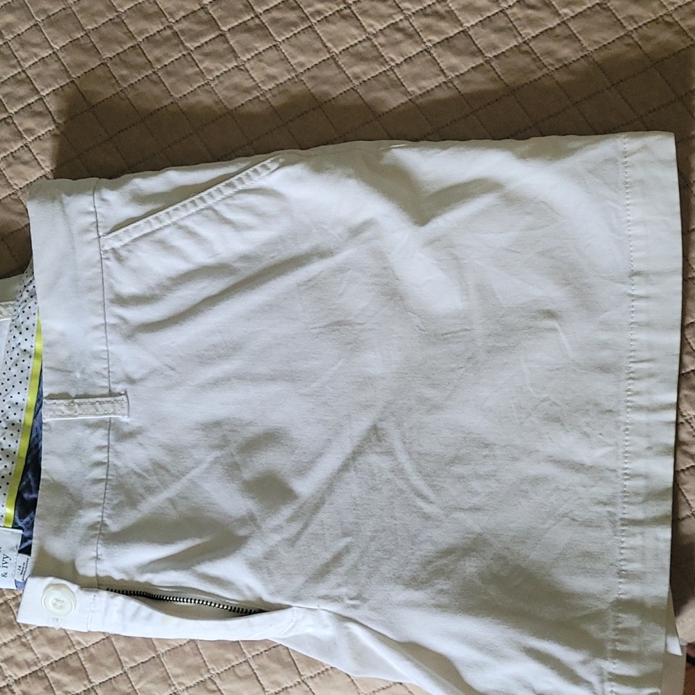 Crown& Ivy womens shorts White sz 14